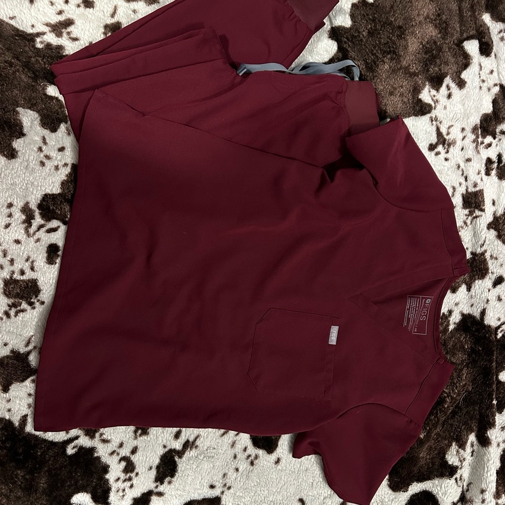 Figs Women's Scrub Set in Burgundy